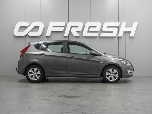 Hyundai Solaris I Рестайлинг с пробегом 2014 года, цена 897 000 рублей, 136071 км, хэтчбек, Автокод Объявления