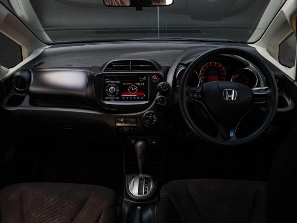 Honda Fit II с пробегом 2012 года, цена 800 000 рублей, 136941 км, хэтчбек, Автокод Объявления