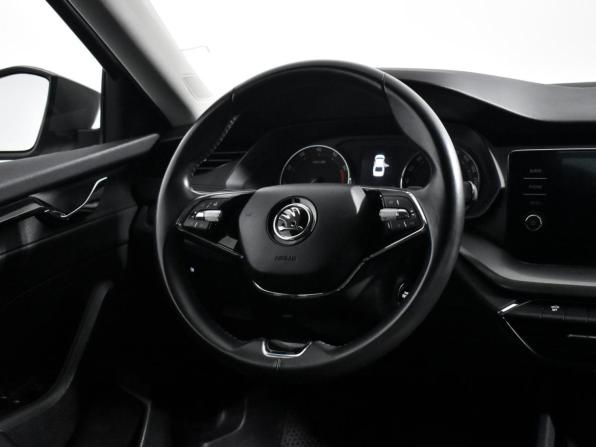 Skoda Octavia IV (A8) с пробегом 2020 года, цена 2 107 215 рублей, 67087 км, лифтбек, Автокод Объявления