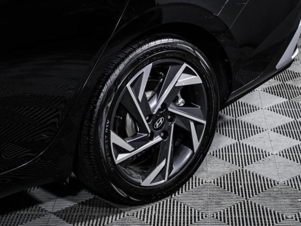 Hyundai Elantra VII (CN7) Рестайлинг с пробегом 2023 года, цена 2 150 000 рублей, 50500 км, седан, Автокод Объявления