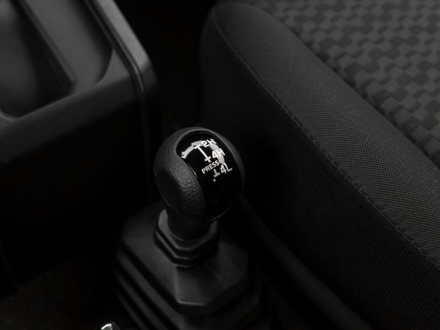 Suzuki Jimny IV Москва  - изображение 16