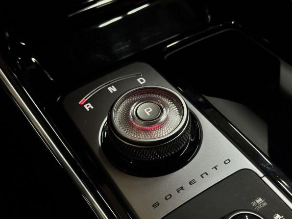 Kia Sorento IV Рестайлинг с пробегом 2024 года, цена 4 615 000 рублей, 44350 км, внедорожник, Автокод Объявления