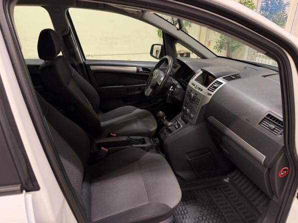 Opel Zafira B Рестайлинг с пробегом 2012 года, цена 750 000 рублей, 174000 км, минивэн, Автокод Объявления