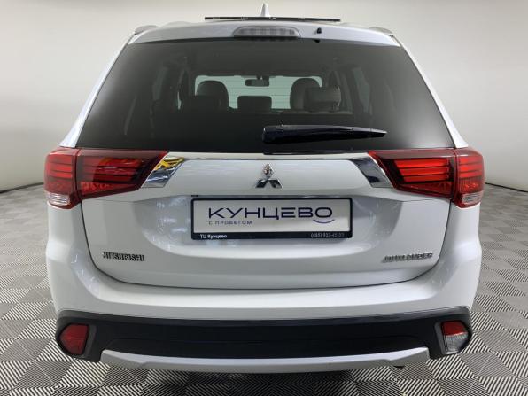 Mitsubishi Outlander III Рестайлинг 2 с пробегом 2018 года, цена 1 698 000 рублей, 155705 км, внедорожник, Автокод Объявления