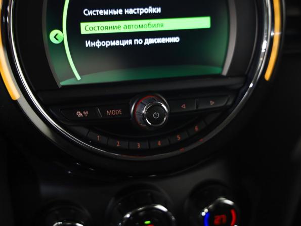 Mini Hatch III (F55/F56) Рестайлинг с пробегом 2018 года, цена 2 129 000 рублей, 60000 км, хэтчбек, Автокод Объявления