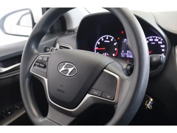 Hyundai Solaris II с пробегом 2019 года, цена 1 408 000 рублей, 90165 км, седан, Автокод Объявления
