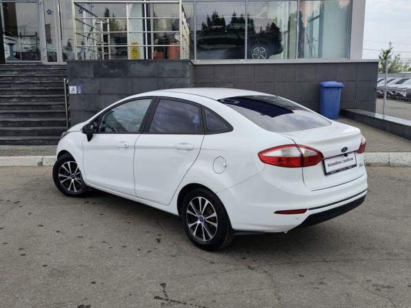 Ford Fiesta Mk6 Рестайлинг с пробегом 2015 года, цена 690 000 рублей, 149398 км, седан, Автокод Объявления