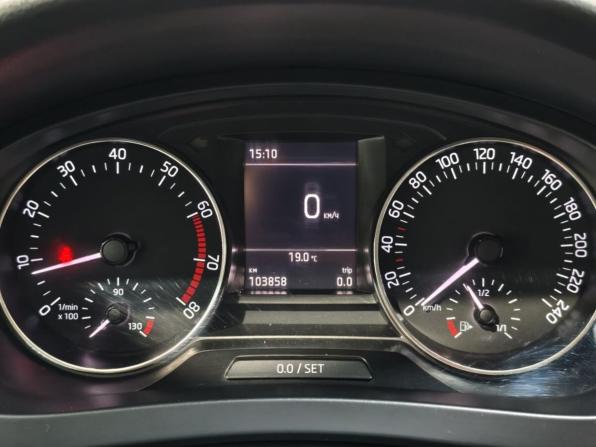 Skoda Rapid I с пробегом 2016 года, цена 1 065 000 рублей, 103854 км, лифтбек, Автокод Объявления