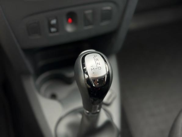Renault Sandero II с пробегом 2017 года, цена 1 120 000 рублей, 69900 км, хэтчбек, Автокод Объявления