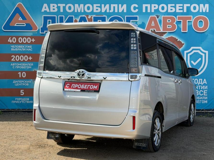 Toyota Voxy III (R80) Набережные Челны  - изображение 3
