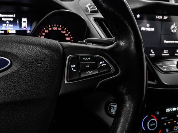 Ford Kuga II Рестайлинг с пробегом 2017 года, цена 1 560 000 рублей, 109592 км, внедорожник, Автокод Объявления
