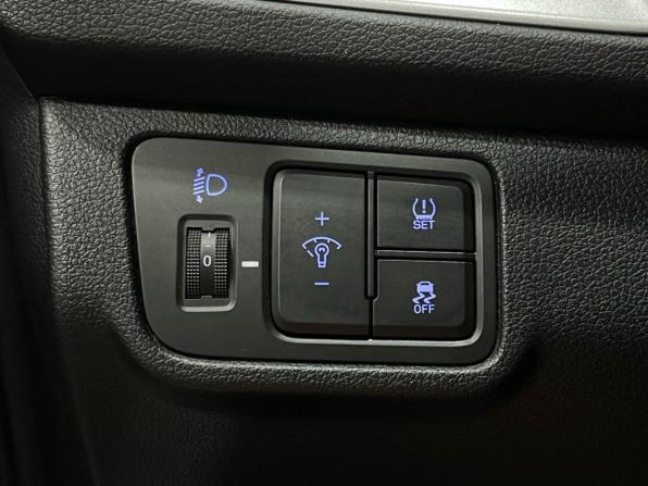 Hyundai Solaris II с пробегом 2017 года, цена 1 140 000 рублей, 132729 км, седан, Автокод Объявления