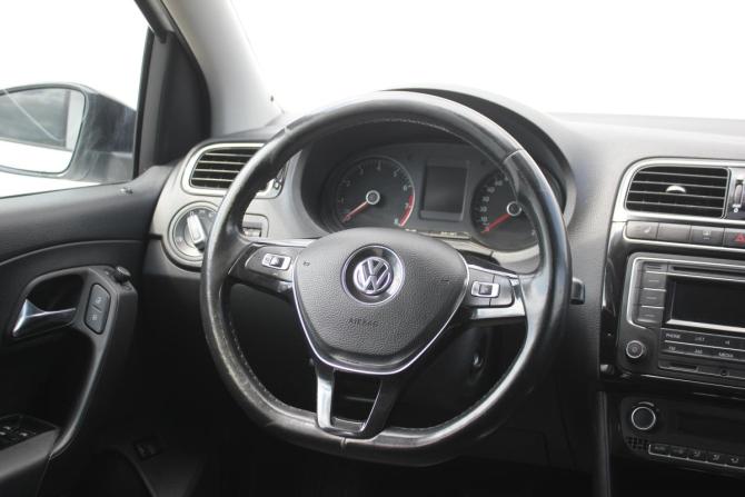 Volkswagen Polo V Рестайлинг с пробегом 2017 года, цена 1 100 000 рублей, 238783 км, седан, Автокод Объявления