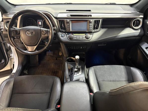 Toyota RAV4 IV (XA40) Рестайлинг с пробегом 2017 года, цена 2 420 000 рублей, 117500 км, внедорожник, Автокод Объявления