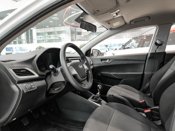 Hyundai Solaris II с пробегом 2019 года, цена 1 350 000 рублей, 74463 км, седан, Автокод Объявления