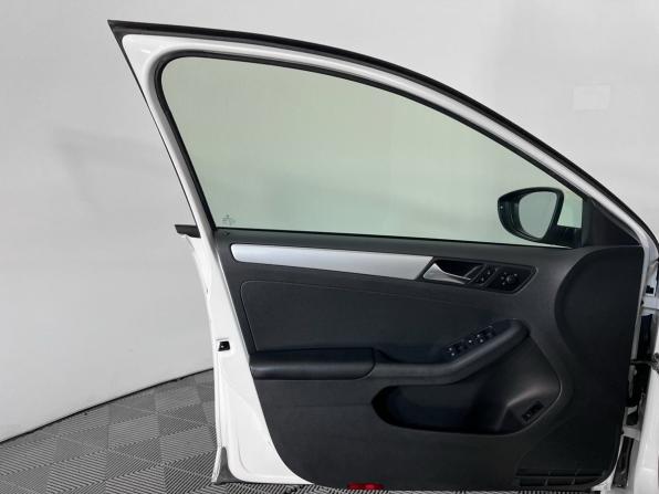 Volkswagen Jetta VI с пробегом 2012 года, цена 899 000 рублей, 130000 км, седан, Автокод Объявления