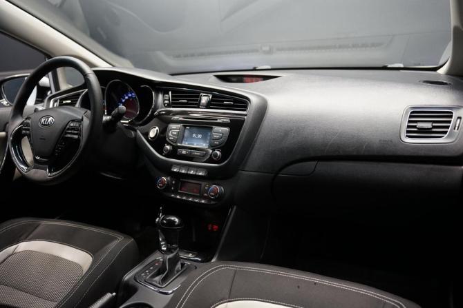 Kia Ceed II Рестайлинг с пробегом 2016 года, цена 1 575 000 рублей, 134000 км, хэтчбек, Автокод Объявления