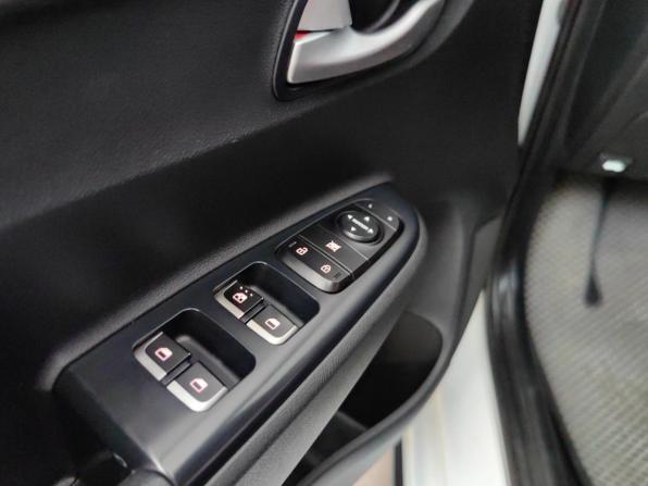Kia Rio IV с пробегом 2019 года, цена 1 448 000 рублей, 115000 км, хэтчбек, Автокод Объявления