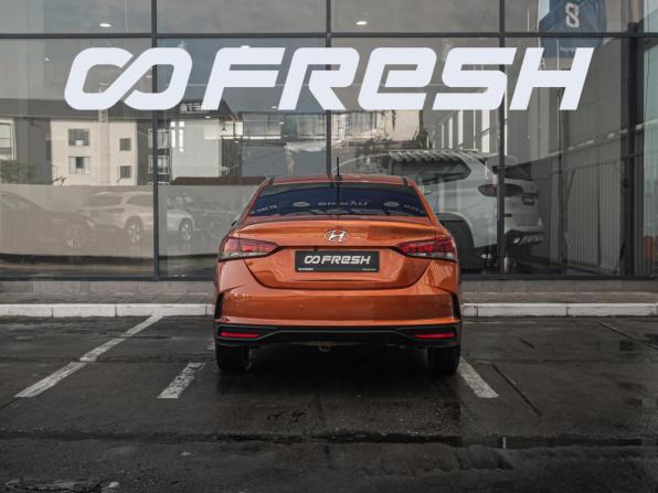 Hyundai Solaris II Рестайлинг с пробегом 2021 года, цена 1 510 000 рублей, 98142 км, седан, Автокод Объявления