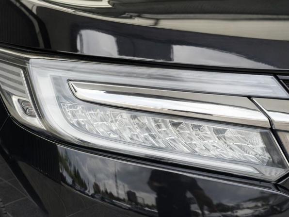 Honda Stepwgn V Рестайлинг с пробегом 2017 года, цена 2 307 000 рублей, 120875 км, минивэн, Автокод Объявления