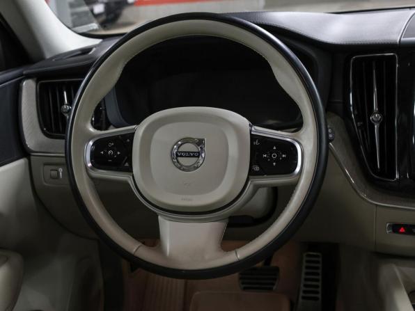 Volvo XC60 II с пробегом 2018 года, цена 3 398 000 рублей, 113000 км, внедорожник, Автокод Объявления