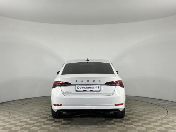 Skoda Octavia IV (A8) с пробегом 2021 года, цена 2 210 000 рублей, 135962 км, лифтбек, Автокод Объявления