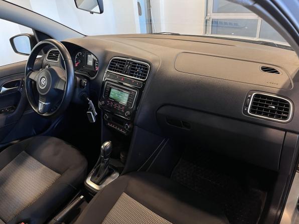 Volkswagen Polo V с пробегом 2014 года, цена 1 045 000 рублей, 94877 км, седан, Автокод Объявления