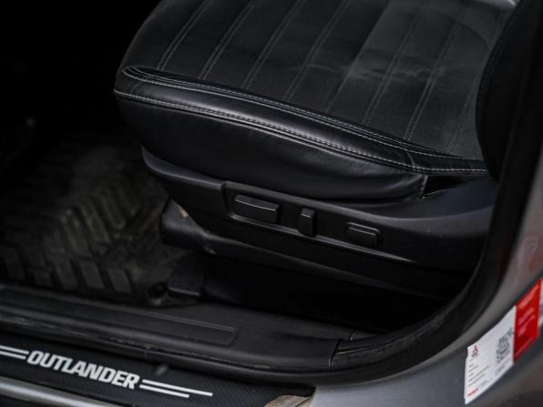 Mitsubishi Outlander III Рестайлинг 3 с пробегом 2022 года, цена 2 425 000 рублей, 138698 км, внедорожник, Автокод Объявления