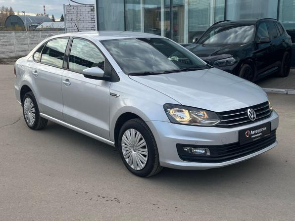 Volkswagen Polo V Рестайлинг с пробегом 2019 года, цена 1 090 000 рублей, 153000 км, седан, Автокод Объявления