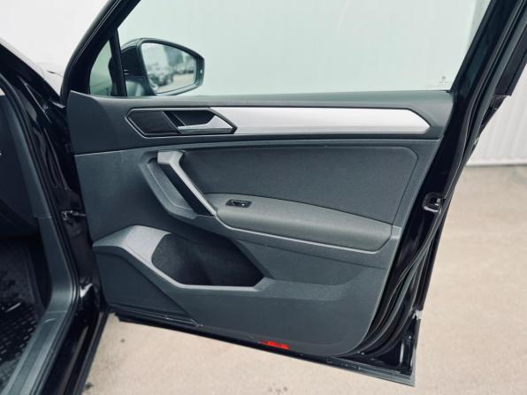 Volkswagen Tiguan II с пробегом 2018 года, цена 2 220 000 рублей, 147000 км, внедорожник, Автокод Объявления