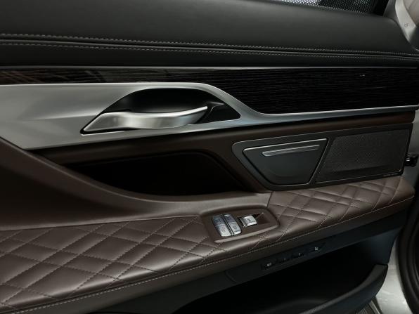 BMW 7 серии VI (G11/G12) Рестайлинг с пробегом 2019 года, цена 6 405 000 рублей, 63161 км, седан, Автокод Объявления
