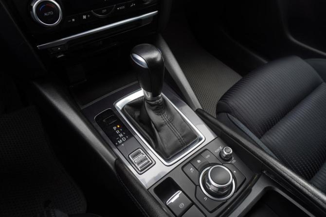 Mazda 6 III (GJ) Рестайлинг с пробегом 2016 года, цена 1 720 000 рублей, 185043 км, седан, Автокод Объявления