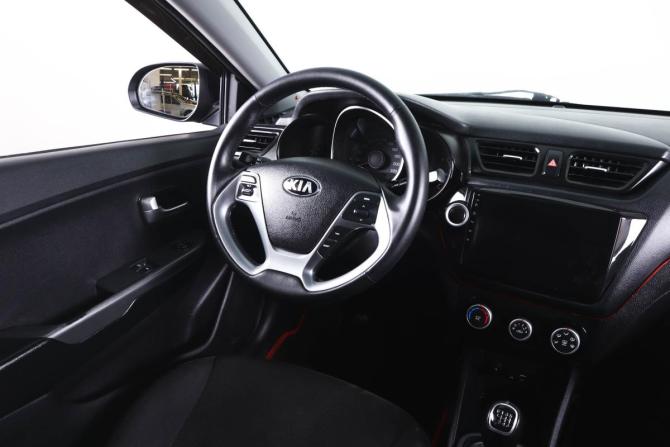 Kia Rio III Рестайлинг с пробегом 2016 года, цена 919 000 рублей, 243216 км, седан, Автокод Объявления