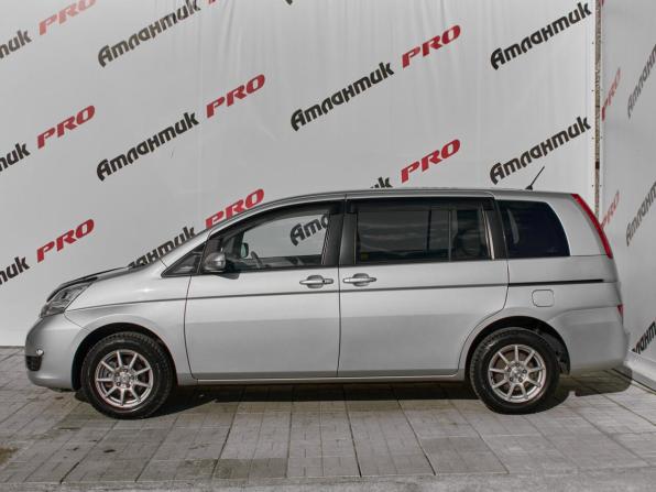 Toyota ISis I Рестайлинг с пробегом 2010 года, цена 1 160 000 рублей, 162066 км, минивэн, Автокод Объявления