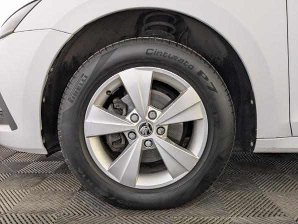Skoda Octavia IV (A8) с пробегом 2022 года, цена 2 680 000 рублей, 34856 км, лифтбек, Автокод Объявления