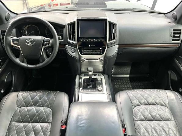 Toyota Land Cruiser 200 Series Рестайлинг 2 с пробегом 2017 года, цена 5 999 900 рублей, 240106 км, внедорожник, Автокод Объявления