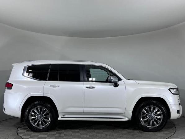 Toyota Land Cruiser 300 Series с пробегом 2022 года, цена 8 500 000 рублей, 122410 км, внедорожник, Автокод Объявления