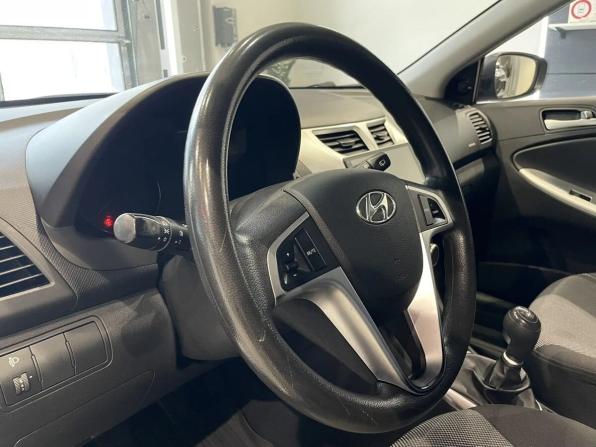 Hyundai Solaris I с пробегом 2012 года, цена 615 000 рублей, 199679 км, хэтчбек, Автокод Объявления