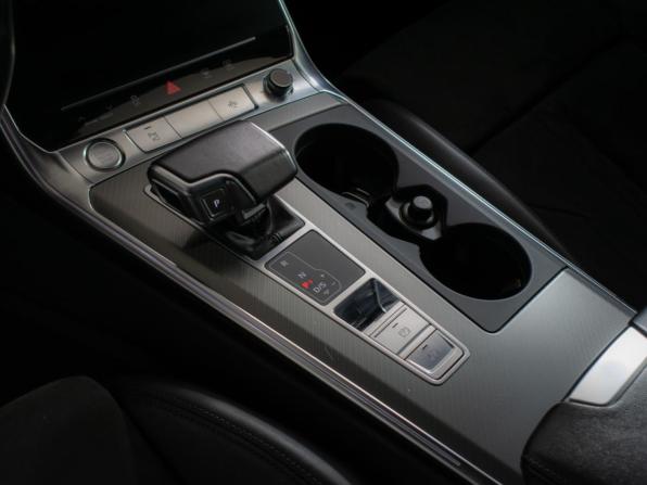 Audi A6 V (C8) с пробегом 2018 года, цена 4 400 000 рублей, 100600 км, седан, Автокод Объявления