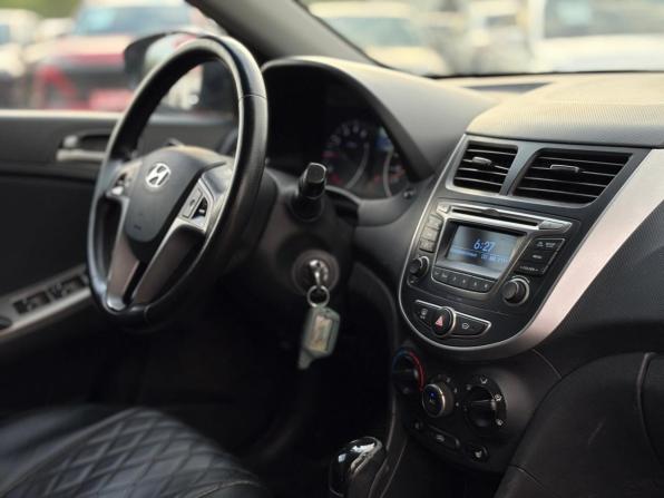 Hyundai Solaris I с пробегом 2014 года, цена 950 000 рублей, 174055 км, седан, Автокод Объявления