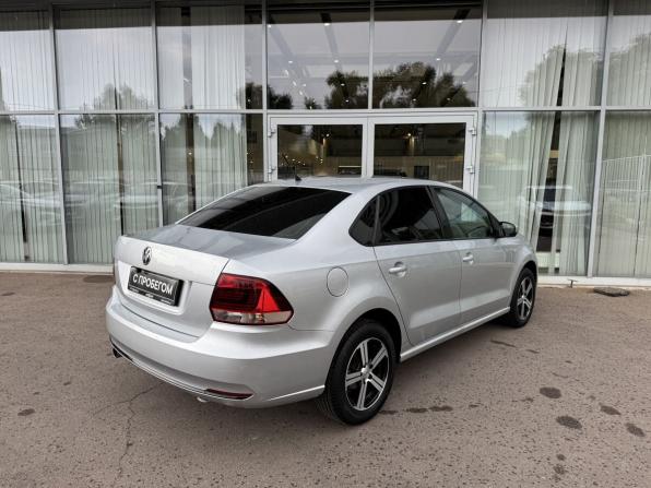 Volkswagen Polo V Рестайлинг с пробегом 2016 года, цена 1 049 000 рублей, 169425 км, седан, Автокод Объявления