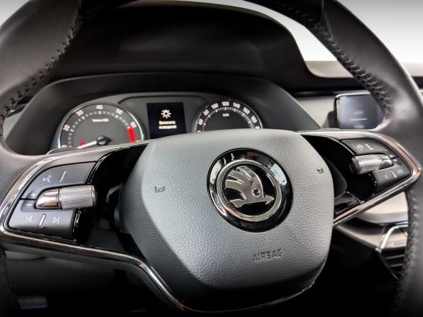 Skoda Octavia IV (A8) с пробегом 2021 года, цена 2 360 000 рублей, 53274 км, лифтбек, Автокод Объявления