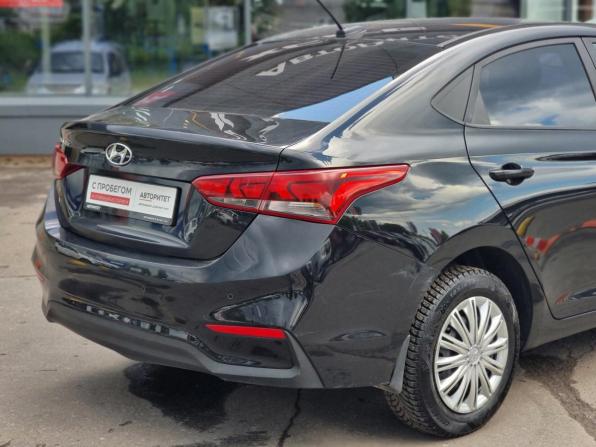 Hyundai Solaris II с пробегом 2017 года, цена 1 029 000 рублей, 150367 км, седан, Автокод Объявления