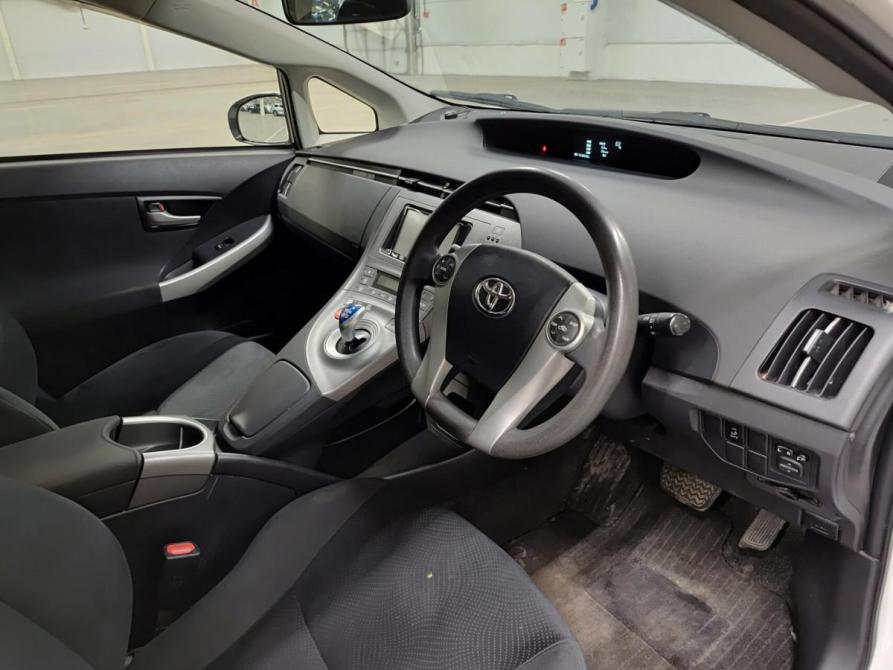 Toyota Prius III Рестайлинг (XW30) Казань  - изображение 20