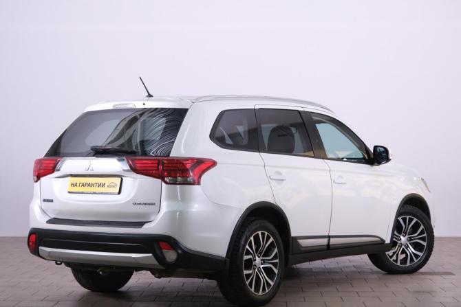 Mitsubishi Outlander III Рестайлинг 2 с пробегом 2016 года, цена 1 669 000 рублей, 327000 км, внедорожник, Автокод Объявления