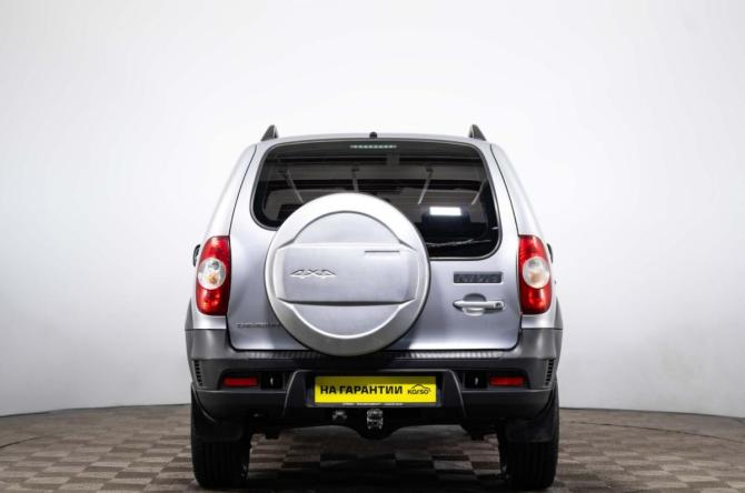 Chevrolet Niva I с пробегом 2017 года, цена 839 000 рублей, 97330 км, внедорожник, Автокод Объявления
