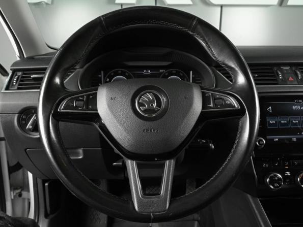 Skoda Octavia III (A7) Рестайлинг с пробегом 2018 года, цена 1 630 000 рублей, 200514 км, лифтбек, Автокод Объявления