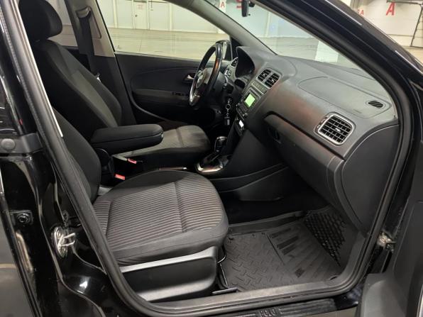 Volkswagen Polo V с пробегом 2013 года, цена 1 000 000 рублей, 121011 км, седан, Автокод Объявления