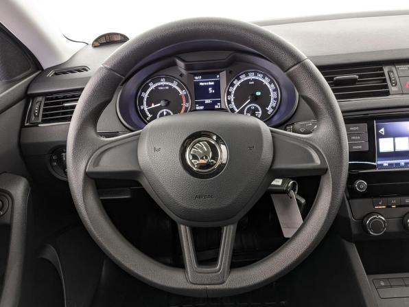 Skoda Octavia III (A7) Рестайлинг с пробегом 2020 года, цена 2 190 000 рублей, 60224 км, лифтбек, Автокод Объявления
