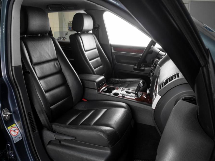 Volkswagen Touareg I Рестайлинг Тюмень  - изображение 8